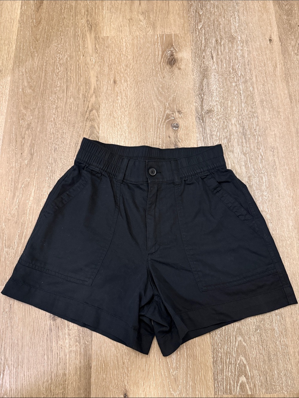 GAP Black Elastic-Waist Bermuda Shorts